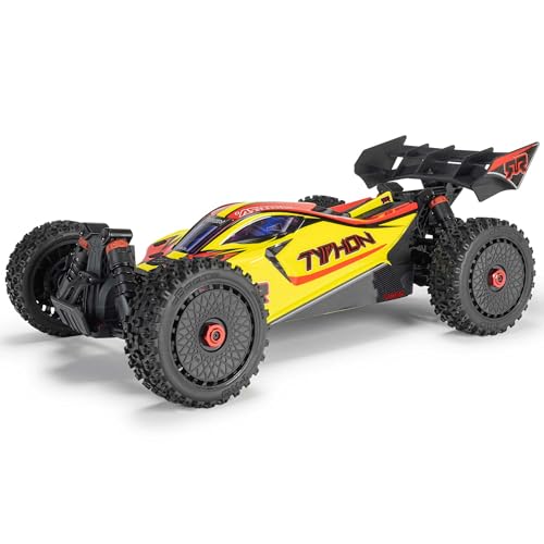ARRMA Typhon Mega 4X4 RTR 1:8 Ferngesteuerter Buggy Basher Monster Truck, mit Bürstenmotor, ohne Akku und Ladegerät, Gelb ARRMA Typhon Mega 4X4 RTR 1:8 Ferngesteuerter Buggy Basher Monster Truck, mit Bürstenmotor, ohne Akku und Ladegerät, Gelb von ARRMA