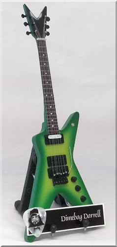 Dimebag Darrell Miniatur-Gitarre Green Pantera mit Gitarrenplektrum von ARTSTUDIO35