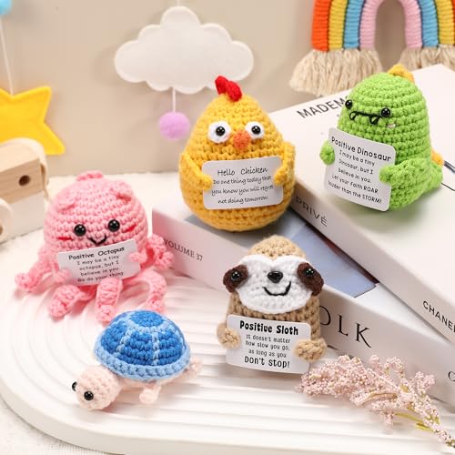 ASMPCUE 5er Set Pocket Hug Positive Tier Doll mit Positivkarte, Creative Knitting Wool Doll, Stressabbau Fluffy Stuffies Lucky Charm Courage Gift, Get Well Gift, Cheer Up School Gift von ASMPCUE