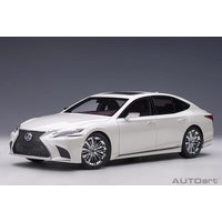 AUTOART 78866 1:18 Lexus LS 500h 2018 (sonic white metallic/crimson & black interior) von AUTOART