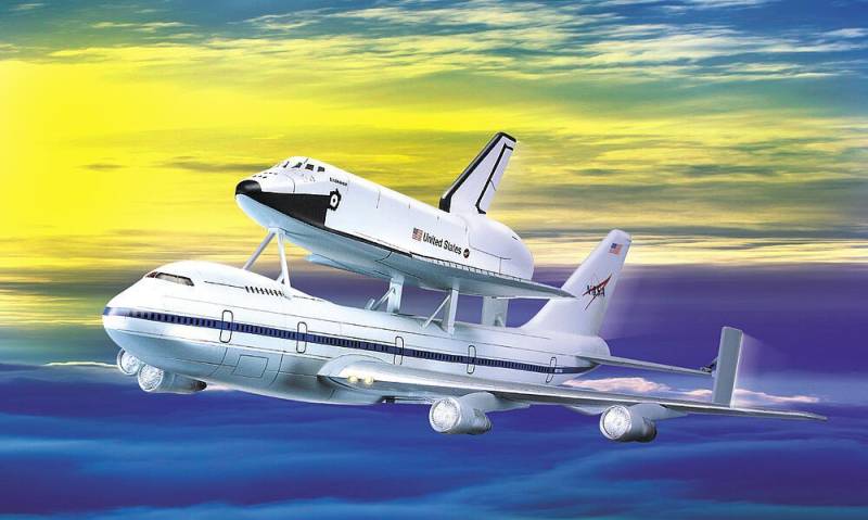 Space Shuttle + Jumbo 747 von Academy Plastic Model