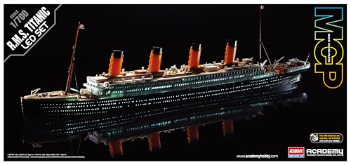 Academy 494220 1/700 RMS Titanic mit LED-Beleuchtung von Academy