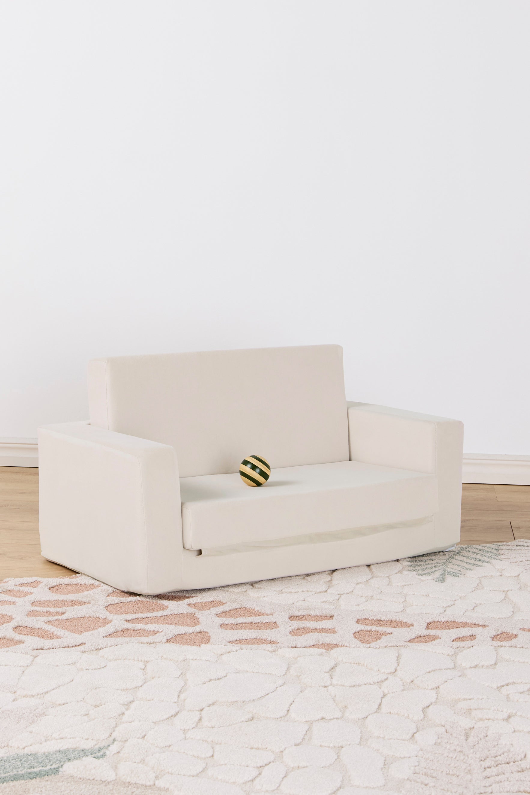 Alice & Fox Cubbie Klappbares Sofa 94x55 cm, Beige, Kindersofa, Kindercouch, Kinder Alice & Fox Cubbie Klappbares Sofa 94x55 cm, Beige, Kindersofa, Kindercouch, Kinder von Alice & Fox