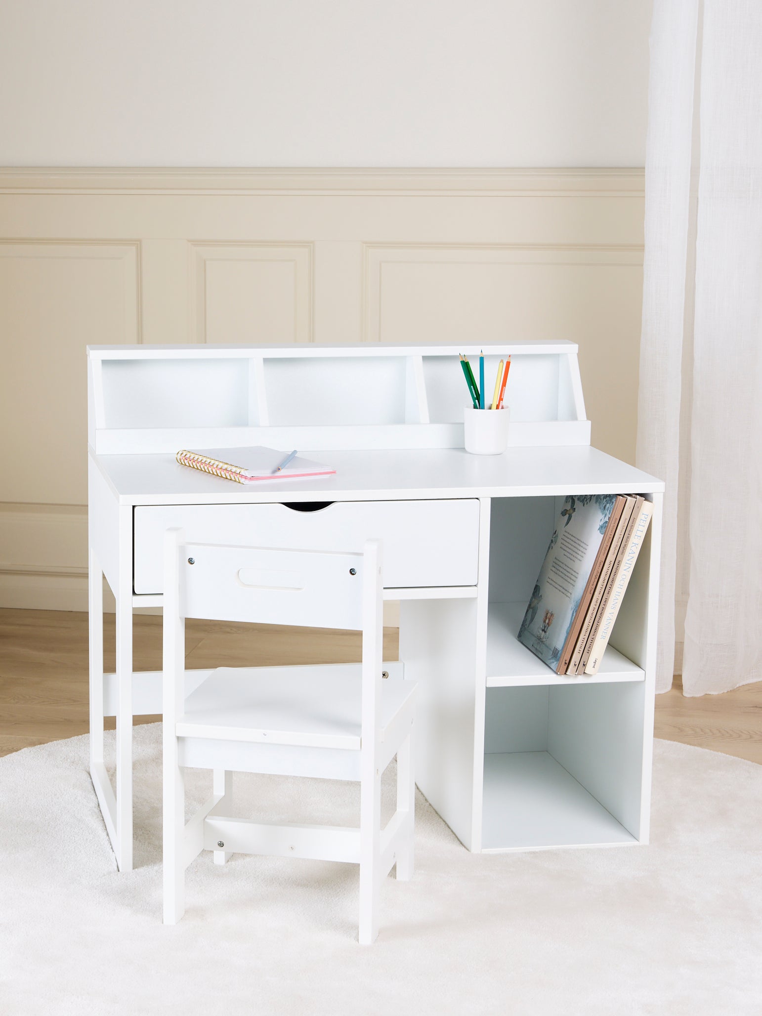 Alice & Fox FAY Schreibtisch mit Stuhl, White Alice & Fox FAY Schreibtisch mit Stuhl, White von Alice & Fox