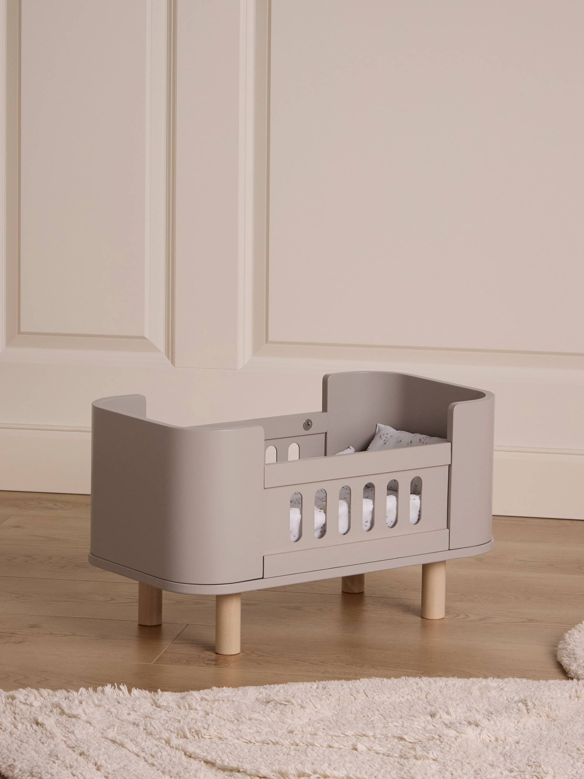 Alice & Fox Puppenbett Inkl. Matratze, Beige Alice & Fox Puppenbett Inkl. Matratze, Beige von Alice & Fox