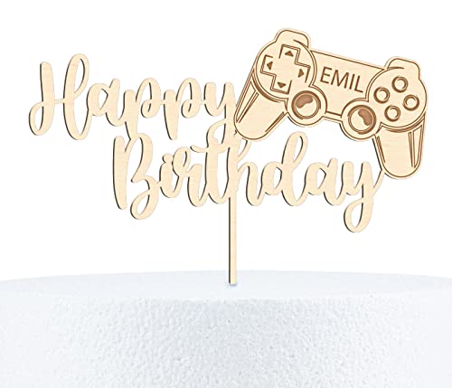 Cake Topper Happy Birthday Cooles Controller Motiv Tortenstecker aus Holz personalisiert mit Wunschnamen - 15, 20 & 25 cm Höhe, Größe: 20 cm, Material: Birke Multiplex von Alsino