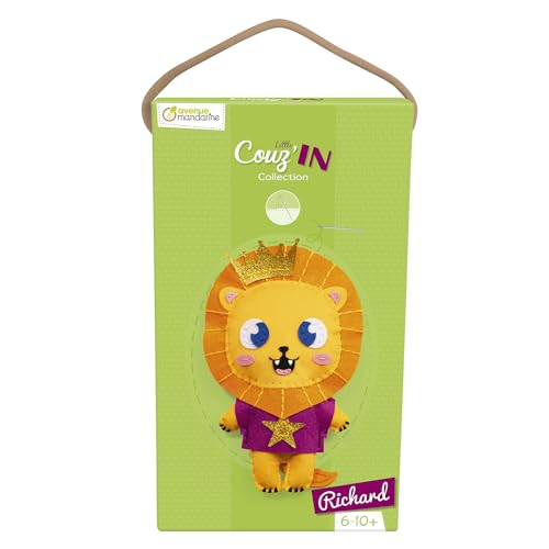 Avenue Mandarine KC165C Little Couz'in Box mit einer Figur aus Filz zum Nähen von 21,5 cm, Faden und Nadel, Richard der Löwe – Schmusetuch zum Nähen für Kinder von Decopatch