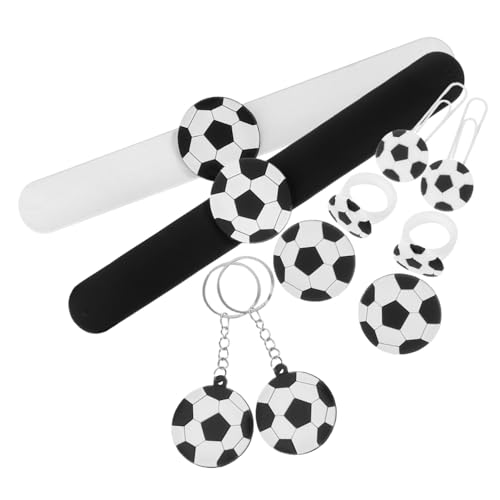 BESTYASH 10 Stück Teiliges Fußball Partyzubehör mit Schlüsselanhängern Pins Ringen Lesezeichen und Slap Armbändern Vielseitige Fußball Mitgebsel für Geburtstag Sportfeiern und Geschenkideen BESTYASH 10 Stück Teiliges Fußball Partyzubehör mit Schlüsselanhängern Pins Ringen Lesezeichen und Slap Armbändern Vielseitige Fußball Mitgebsel für Geburtstag Sportfeiern und Geschenkideen von BESTYASH