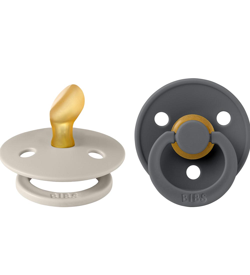 BIBS Colour Schnuller - 2er-Pack - Gr. 1 - Anatomisch - Sand/Iro - BIBS - 0-6 mt - Schnuller BIBS Colour Schnuller - 2er-Pack - Gr. 1 - Anatomisch - Sand/Iro - BIBS - 0-6 mt - Schnuller von BIBS