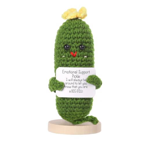 BOXOB Lustige Emotionale Positive Pickles, 12cm Gestrickte Gurken mit Positiver Karte Holzsockel Positive Pickle Positive Häkelarbeit Plüsch-Jubelgeschenk für Freunde Büro Heimdekoration von BOXOB