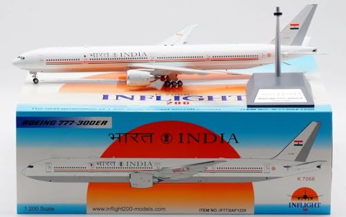 BUY GONE WORLD BOEING 777-300ER INDIAN AIR FORCE REG: VT-ALV MIT STAND von BUY GONE WORLD