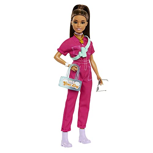 Barbie Fashionista - Puppe in pinkem Jumpsuit mit Accessoires und Welpen für Styling-Spaß und Geschichtenerzählen, braune Haare mit Pony, für Kinder ab 3 Jahren, HPL76 von Barbie