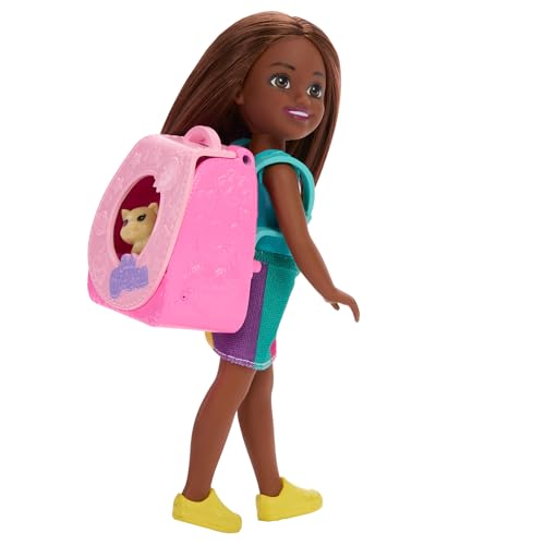 BARBIE Family & Friends Spielspaß-Katzenrucksack brünette Chelsea-Puppe und Zubehör, einschließlich Rucksack mit Kätzchen, Fläschchen und Wollknäuel, JBF45 von Barbie