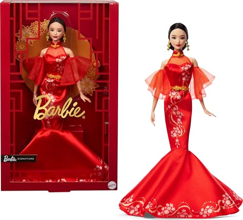 ​Barbie Lunar New Year Barbie-Puppe im Qipao-Kleid mit Pflaumenblüten-Aufdruck und goldenen Accessoires, Barbie Signature Kollektion, JBJ11 von Barbie