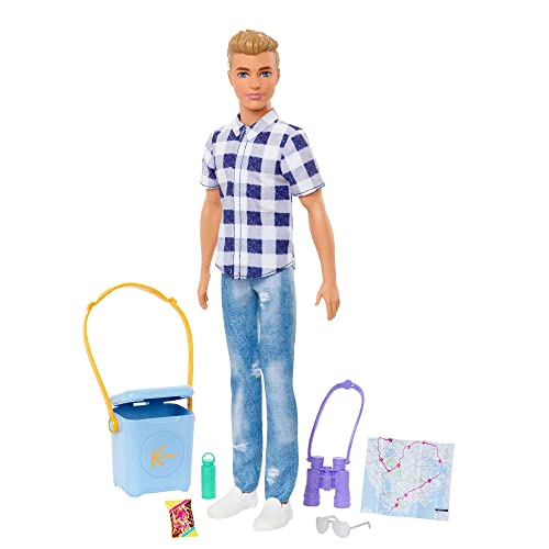 Barbie Camping Serie, Ken Puppe mit braunen Haaren, Landkarte, Fernglas, Camping Zubehör, Aufkleber, inkl. Ken Puppe, Geschenk für Kinder, Spielzeug ab 3 Jahre,HHR66 von Barbie