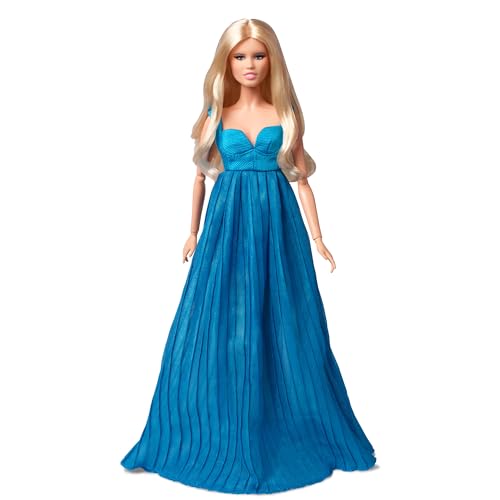 Barbie Claudia Schiffer in Versace - Limitierte Edition mit himmelblauer Robe und plissiertem Chiffonrock, inspiriert von Claudia Schiffers legendärem Auftritt auf der Versace Modenschau 1994, HCB94 von Barbie