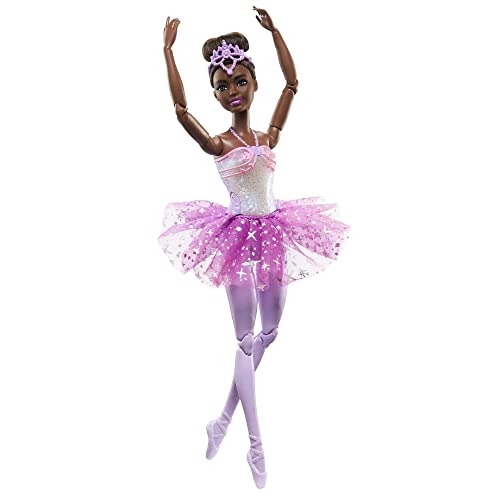 Barbie Dreamtopia Ballerina Puppe, Twinkle Lights Ballerina mit rosa Tutu und schwarzen Haaren, 5 Licht- und Soundeffekte, beweglich, Geschenk für Kinder ab 3 Jahren,HLC26 Barbie Dreamtopia Ballerina Puppe, Twinkle Lights Ballerina mit rosa Tutu und schwarzen Haaren, 5 Licht- und Soundeffekte, beweglich, Geschenk für Kinder ab 3 Jahren,HLC26 von Barbie