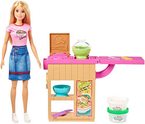 Barbie GHK43 - Pasta-Spielset mit Puppe (blond) und Arbeitsbereich, mit Zubehör und Spielknete, Spielzeug ab 4 Jahren von Barbie