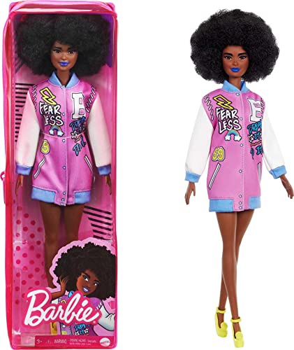 Barbie GRB48 - Fashionistas Puppe mit Letterman Jacke, Spielzeug für Kinder von 3 bis 8 Jahren von Barbie