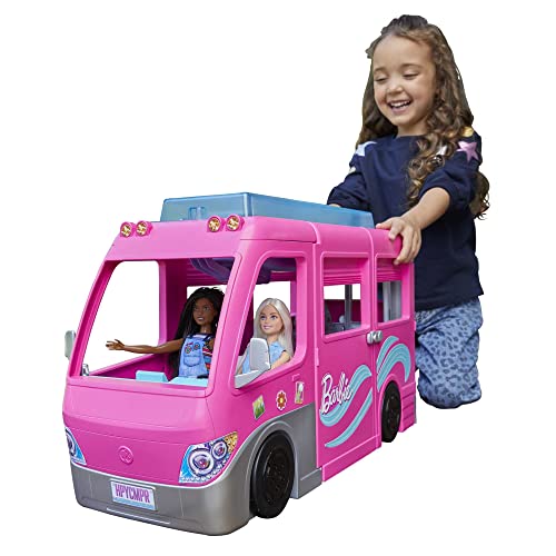 Barbie Dream Camper Van (75 cm) mit 7 Spielbereichen, inkl. Barbie Pool und Rutsche, 60 + Barbie-Camping-Zubehörteilen, ohne Barbie Puppe, als Geschenk für Kinder ab 3 Jahren geeignet, HCD46 von Barbie