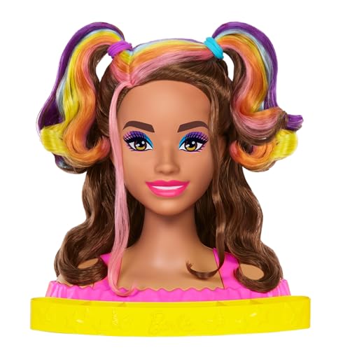 Barbie HMD80 Puppe Deluxe Styling-Kopf, Totally Hair, wellige braune Neon-Regenbogen-Haare, Puppenkopf für Haar-Styling, Color Reveal-Zubehörteile, ab 3 Jahren Barbie HMD80 Puppe Deluxe Styling-Kopf, Totally Hair, wellige braune Neon-Regenbogen-Haare, Puppenkopf für Haar-Styling, Color Reveal-Zubehörteile, ab 3 Jahren von Barbie