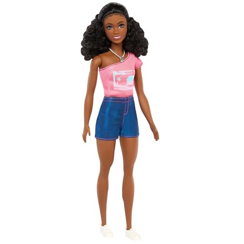 Barbie Mysteries: Beach Detectives Brooklyn“ Modepuppe mit unverkennbarem Outfit zum An- und Ausziehen und Accessoires inklusive Halskette, JFV64 Barbie Mysteries: Beach Detectives Brooklyn“ Modepuppe mit unverkennbarem Outfit zum An- und Ausziehen und Accessoires inklusive Halskette, JFV64 von Barbie