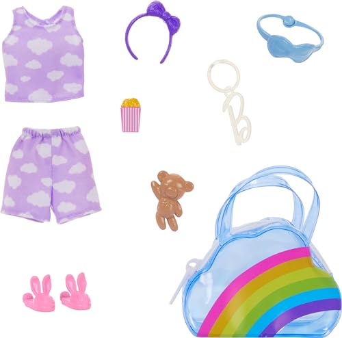 Barbie Premium Rainbow Cloud Fashion Bag, Purple Pajamas, Pink Slippers and Accessories von Barbie