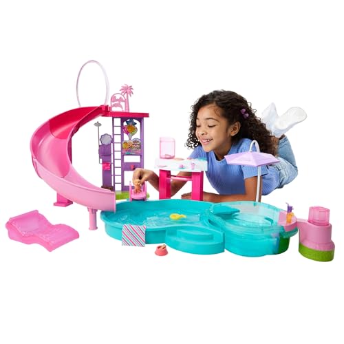 Barbie Traumpool Spielset mit sechs Spielbereichen, einschließlich Rutsche und schäumendem Whirlpool sowie über 20 Zubehörteilen wie Haustier, Schwimmringe und mehr, JKG83 Barbie Traumpool Spielset mit sechs Spielbereichen, einschließlich Rutsche und schäumendem Whirlpool sowie über 20 Zubehörteilen wie Haustier, Schwimmringe und mehr, JKG83 von Barbie