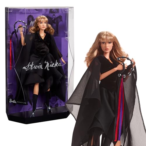 Barbie ehrt Stevie Nicks, bekannt als die legendäre Queen of Rock 'n' Roll“, mit Einer Puppe zum Sammeln. Mehr Puppen und Geschenke von Barbie auf kaufen!, HMV00 von Barbie