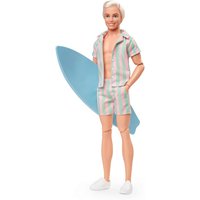 MATTEL HPJ97 Barbie Signature The Movie, Ken Puppe zum Film im gestreiftem Strand-Outfit in Pastellrosa und Grün, Surfbrett und weißen Turnschuhen von Barbie