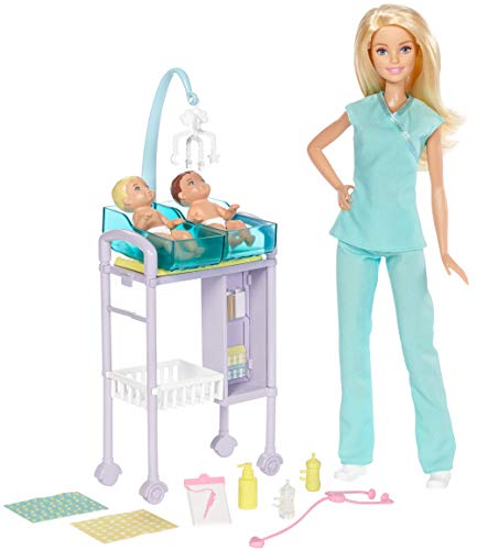 Mattel Barbie DVG10 Kinderärztin Puppe (blond) und Spielset von Barbie