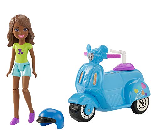 Mattel Barbie FHV78 On The Go Puppe (brünett) und Fahrzeug (blau) von Barbie