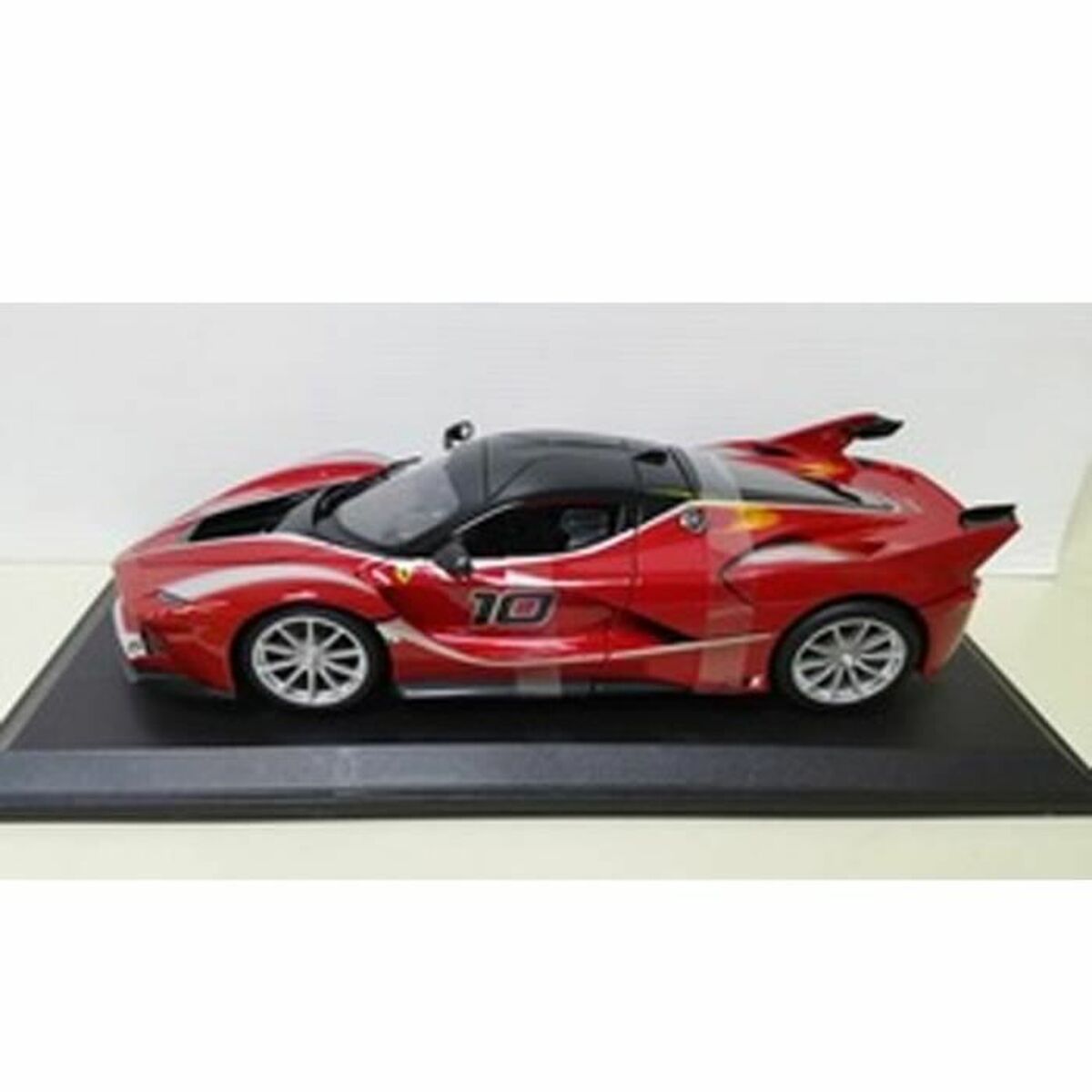 Auto Bburago Ferrari FXX K #10 1:18 von Bburago