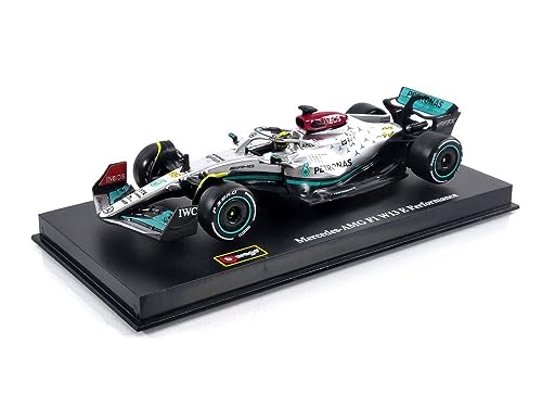 Bburago Mercedes AMG Petronas F1 Team W13 (2022): Modellauto im Maßstab 1:43, #44 Lewis Hamilton, mit Fahrer, Hardcase, Silber (18-38066H) von Bburago