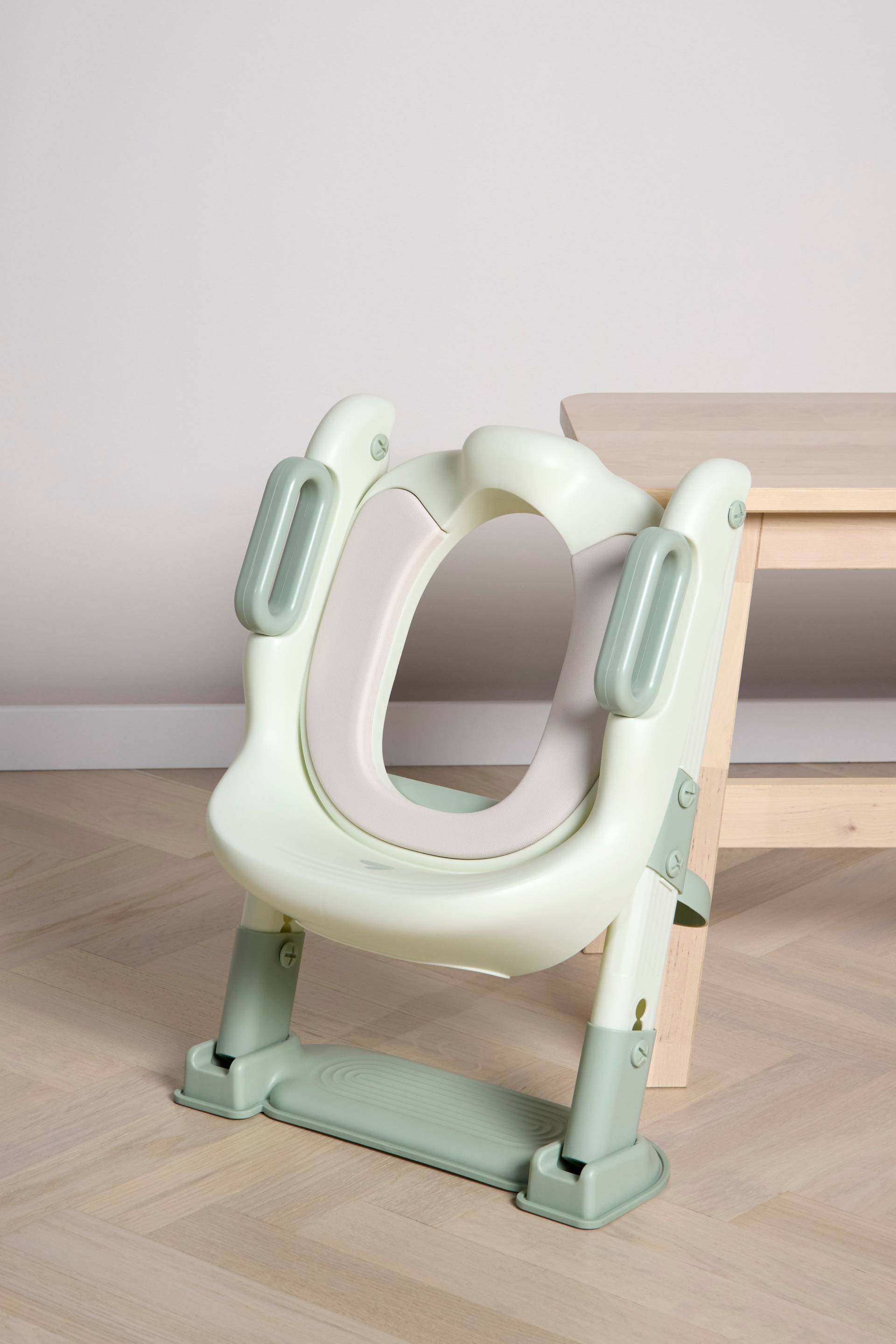 Beemoo CARE Assist Toilettensitz mit Leiter, Soft Green von Beemoo