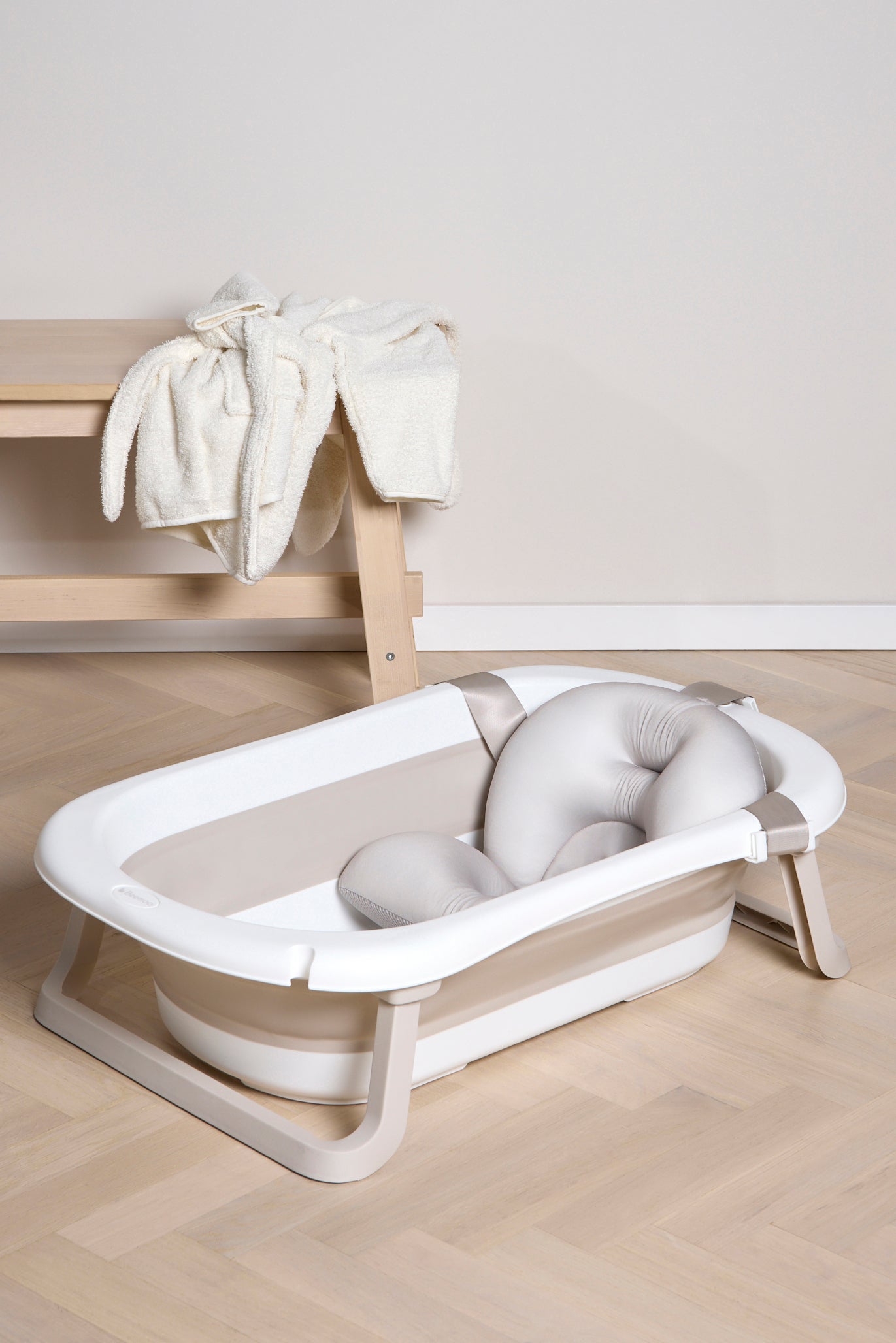 Beemoo CARE Assist Badewanne inkl. Badestütze, Beige Beemoo CARE Assist Badewanne inkl. Badestütze, Beige von Beemoo