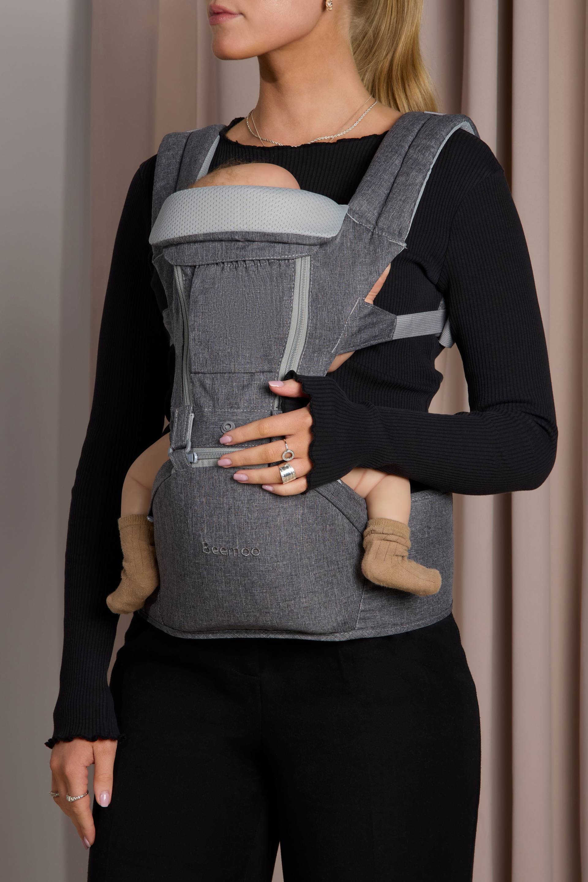 Beemoo CARE Carry Comfort 4-in-1 Babytrage & Hüftsitz, Grey Beemoo CARE Carry Comfort 4-in-1 Babytrage & Hüftsitz, Grey von Beemoo