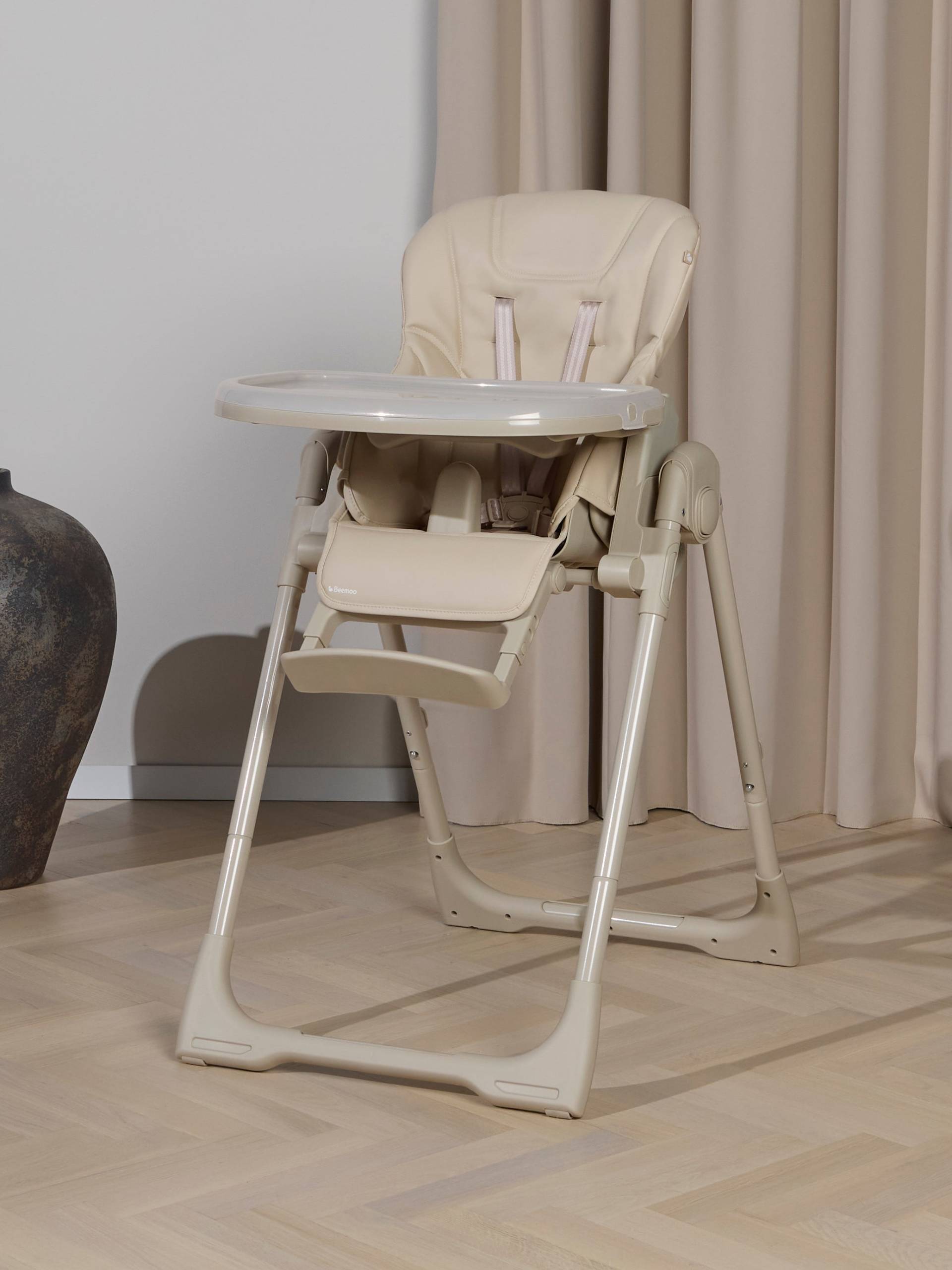 Beemoo CARE Dine Hochstuhl, Truffle Beige Beemoo CARE Dine Hochstuhl, Truffle Beige von Beemoo