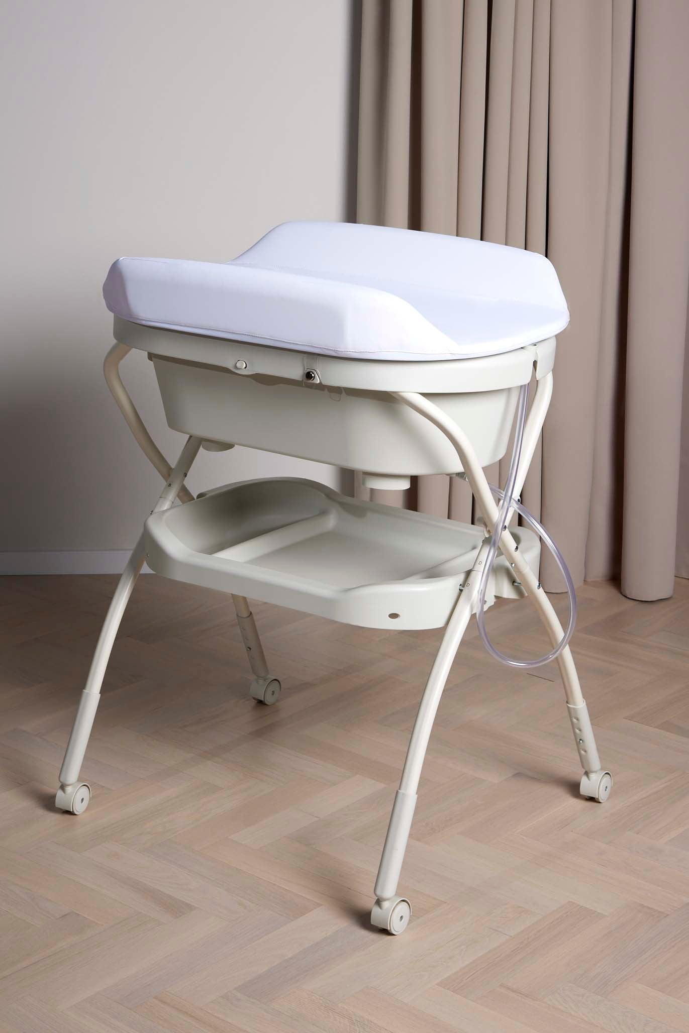 Beemoo CARE Flex Wickeltisch mit Badewanne, Soft Beige Beemoo CARE Flex Wickeltisch mit Badewanne, Soft Beige von Beemoo