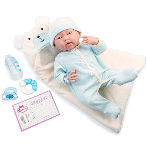 JC TOYS - La Newborn Neugeborenen-Puppe, 38 cm, weicher Körper, inklusive Strampler, weiche Teddybärdecke mit Kapuze und 4 Zubehörteilen, Blau, entworfen in Spanien von Berenguer, 2 Jahre von jc toys