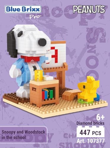 BlueBrixx Pro 107377 – Snoopy und Woodstock in der Schule (Diamond Blocks) aus Klemmbausteinen mit 447 Bauelementen von BlueBrixx