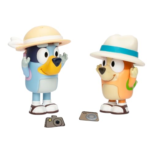 Bluey Figur 2er-Pack – Im Urlaub, 6,3 cm große Figuren mit Zubehör, Kinder können ihre Lieblingsmomente aus der Episode nachspielen, Figuren enthalten abnehmbare Hüte von BlueY