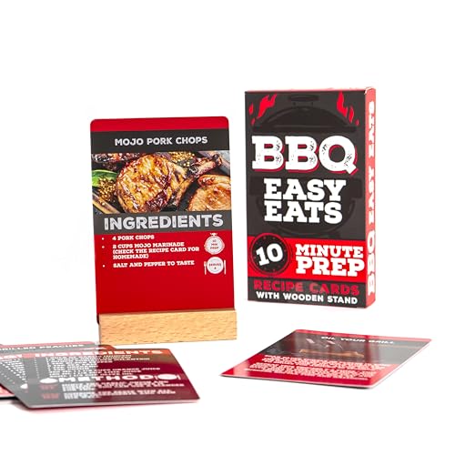 Boxer Gifts BBQ Eats Rezeptkarten – 52 leckere Tipps, Tricks und Grillrezepte für Anfänger mit Holzkartenständer – tolles Outdoor-Grill-Kochgeschenk für Männer von Boxer Gifts