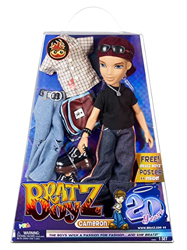 BRATZ 20 Yearz Special Edition Original Modepuppe Cameron - Holografische Verpackung & Poster - Sammelpuppe - 20 Yearz Motiv, Fan-Liebling Neuauflage von 2001 - Mit 2 Outfits, Schuhen, Tasche & Mehr von Bratz