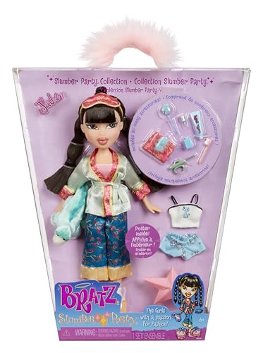 Bratz Slumber Party - Jade Modepuppe - Mit 2 Pyjama-Garnituren, Plüschtier und Accessoires - Für Kinder und Sammler von Bratz