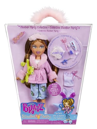 Bratz Slumber Party - Yasmin Modepuppe - Mit 2 Pyjama-Garnituren, Plüschtier und Accessoires - Für Kinder und Sammler, Lila Oder Rosa von Bratz