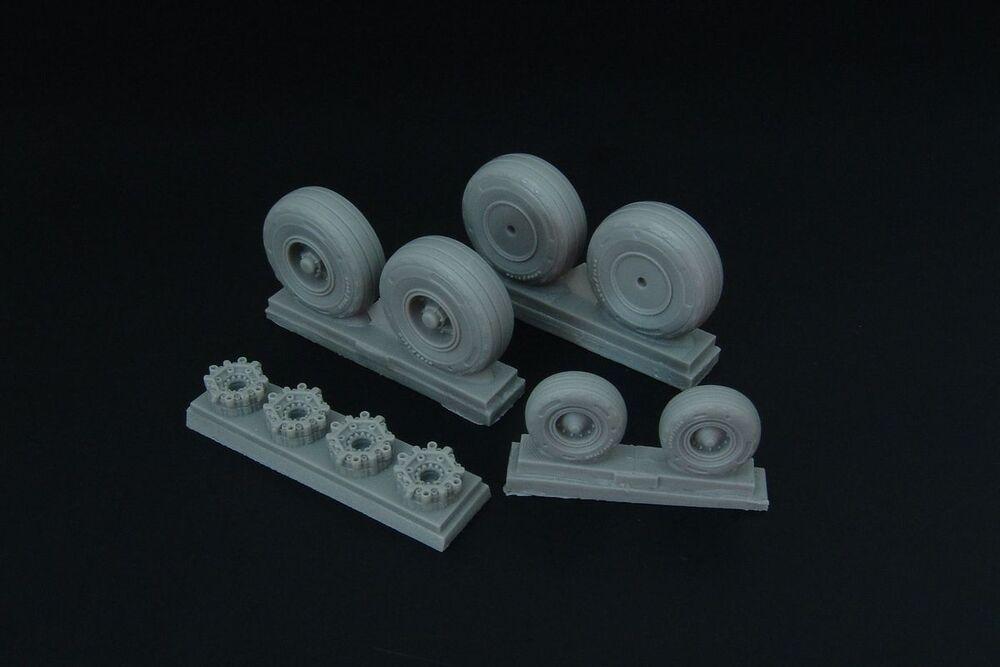 C-130 wheel set (with disc brakes) (Italeri) von Brengun