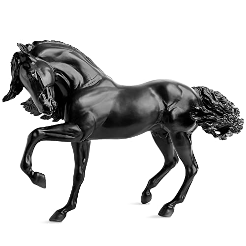 Breyer Bandai Traditionelle Serie Sjoerd – Friesen-Modell, 20 cm, Maßstab 1:9, Friesenpferd, handbemaltes Pferde-Spielzeug, Sammelfiguren sind tolle Pferde-Geschenke für Mädchen und Jungen von Breyer