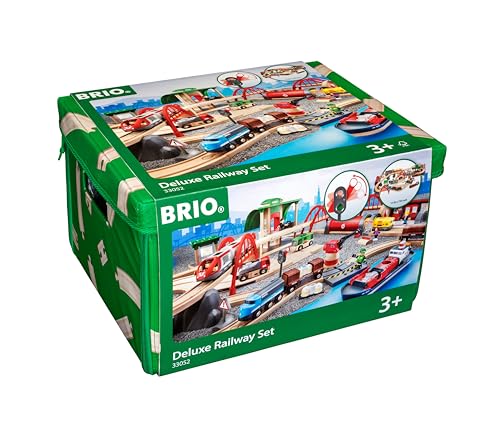 BRIO World 33052 Straßen & Schienen Bahn Set Deluxe - Straßen & Schienen Eisenbahn - Kleinkindspielzeug empfohlen für Kinder ab 3 Jahren von BRIO