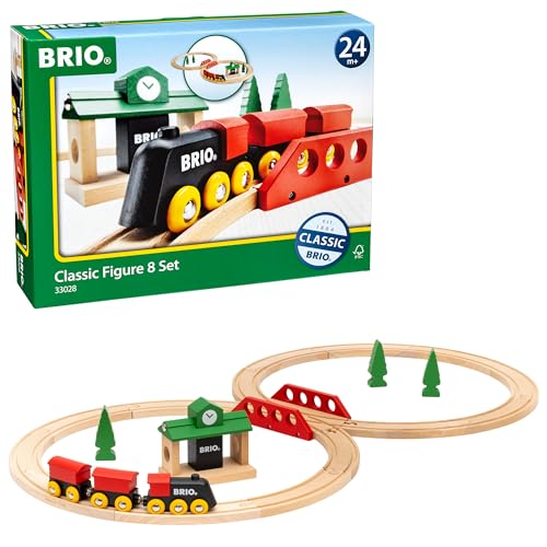 BRIO 33028 Bahn Acht Set Classic Line - Zwei Schienenkreise mit Frachtzug, Holzbahnhof und Holzbrücke - Geeignet für Kinder ab 2 Jahren von BRIO